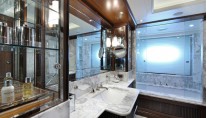 Benetti Seanna megayacht Bathroom-001